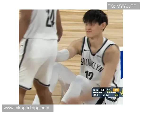 曾凡博向队友请求传球却遭无视队友选择独自进攻引发热议 曾凡博向队友请求传球却遭无视队友选择独自进攻引发热议