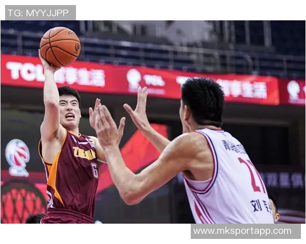 梅里尔外线火力全开10投7中砍下20分5篮板三分球9投6中表现惊艳