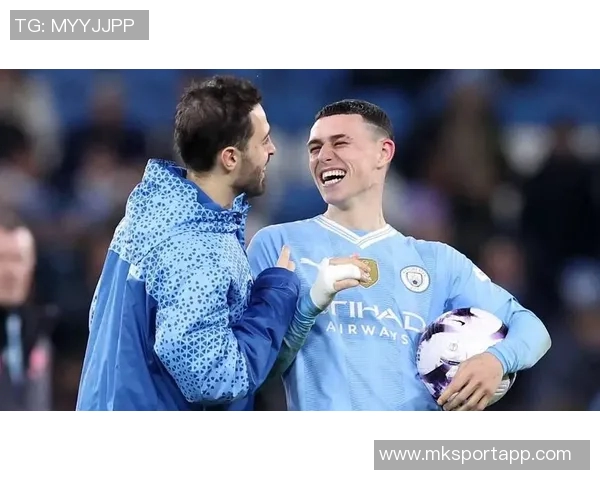 福登与19岁小将格雷合影庆祝晋级半决赛恭喜他首次亮相表现出色