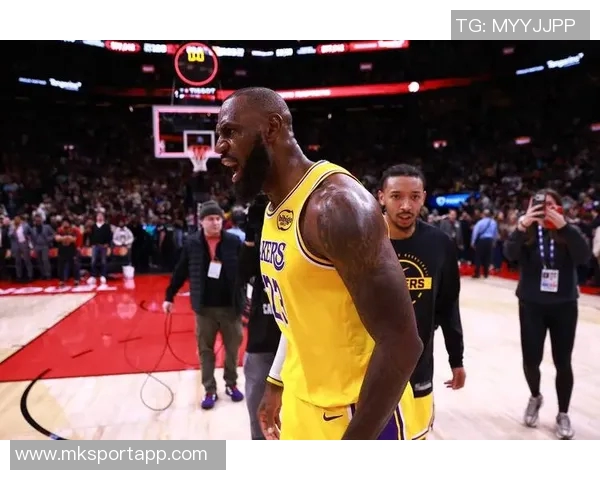 詹姆斯谈篮球体能恢复称多打比赛是最佳方法