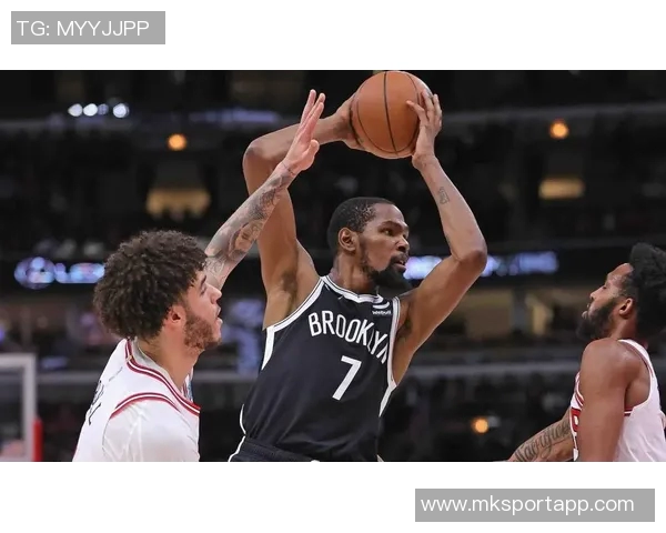 杜兰特状态低迷14投仅5中仅得13分7篮板表现令人失望