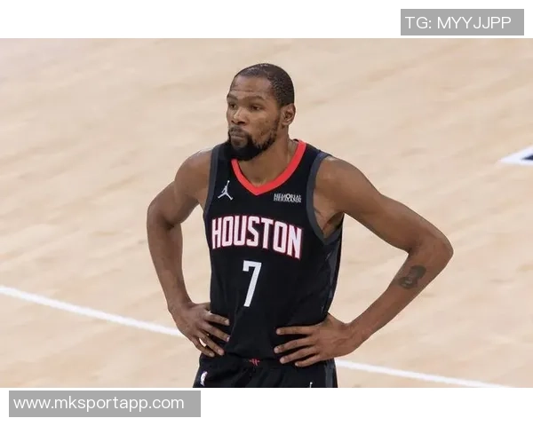 杜兰特赞弗拉格全面提升称控卫角色限制了他的发挥