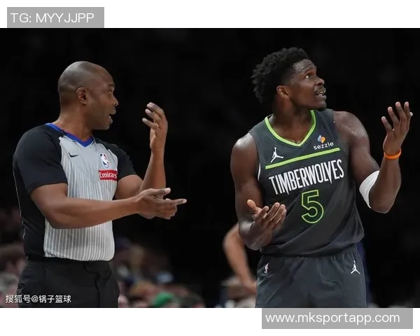 爱德华兹谈马刺激发状态期待与文班单挑的原因与意义