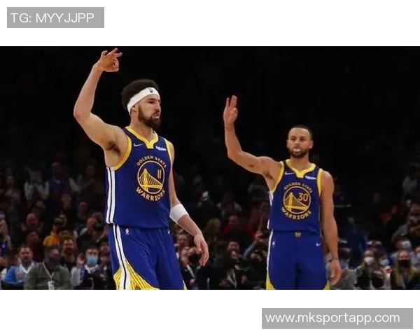 长线培养收获喜悦科尔四后卫阵容助力库里轻松赢得胜利