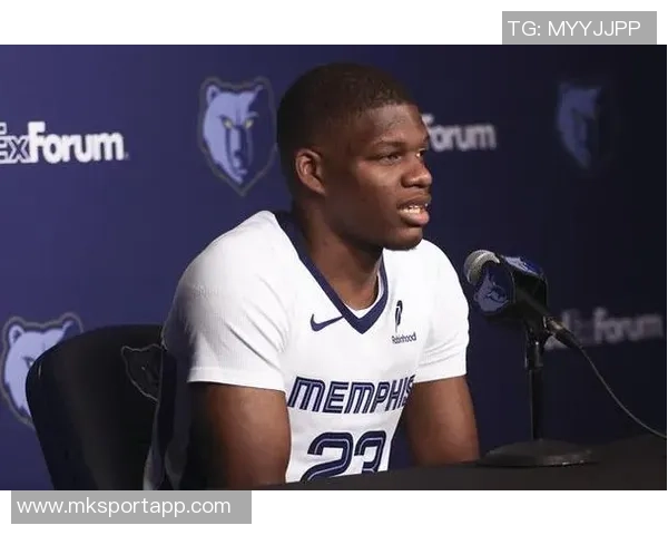 美媒批评克罗宁未引进三分射手选杨瀚森而非科沃德显慵懒无能