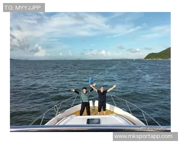 热火队友团建活动希罗分享游艇出海欢乐瞬间 热火队友团建活动希罗分享游艇出海欢乐瞬间